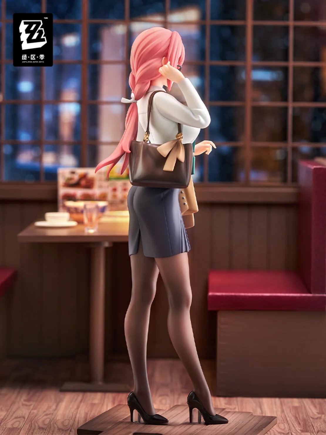 Yanagi figure detail