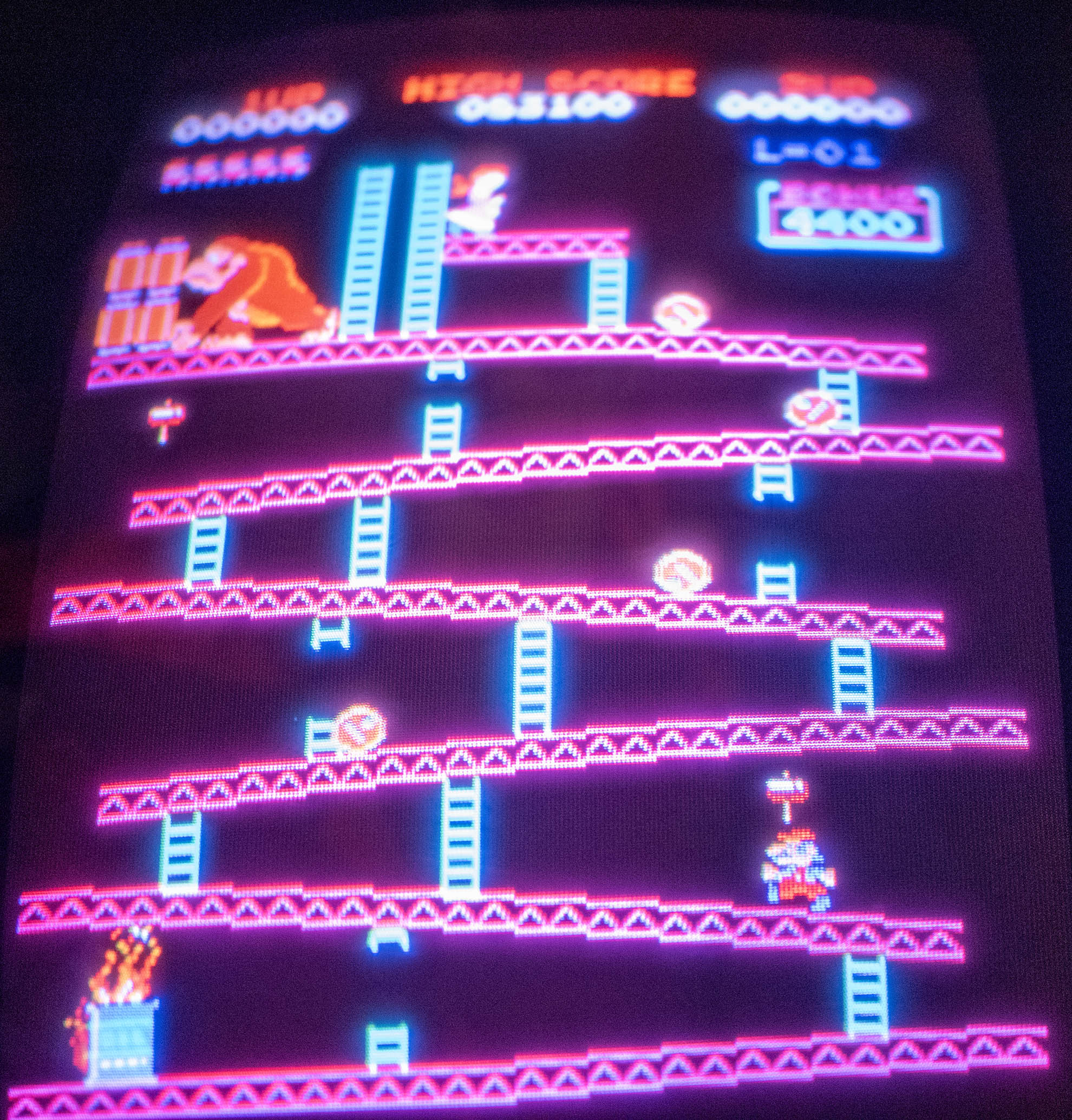 Classic Donkey Kong gameplay