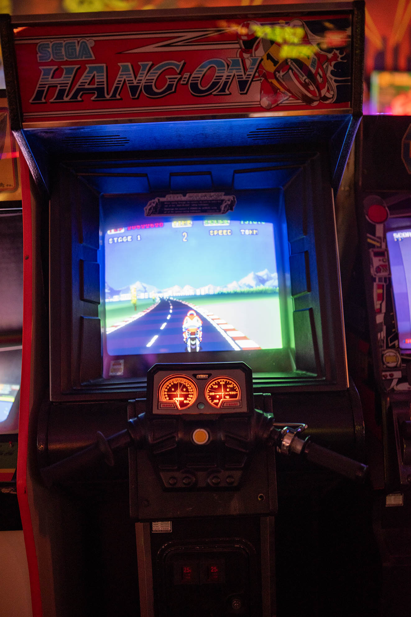 Hang-On sit-down cabinet