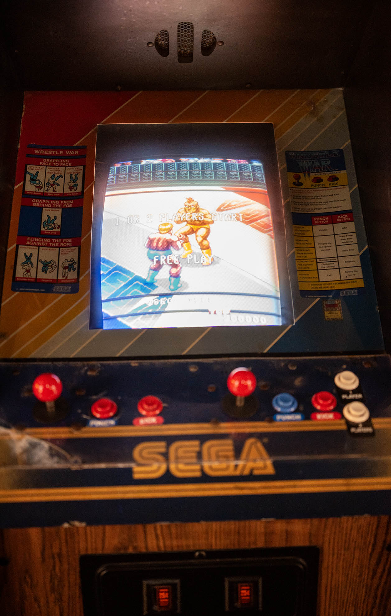 Wrestle War arcade cabinet side art